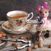 Tea set: tea cup and saucer - light yellow with roses (Rose Cameo)