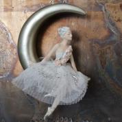  Украшение, декорация - Балерина на Луне